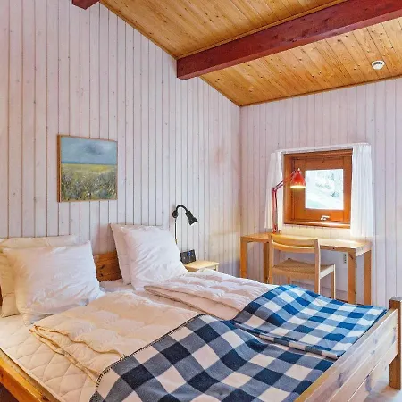 Three-bedroom In Nexo 38 * Vester Somarken
